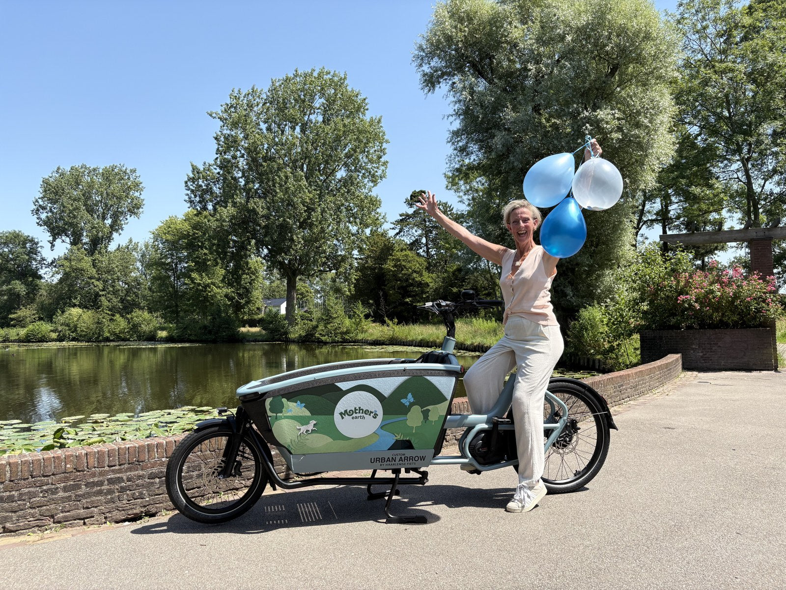 Urban Arrow bakfiets met Mother's Earth-wrap